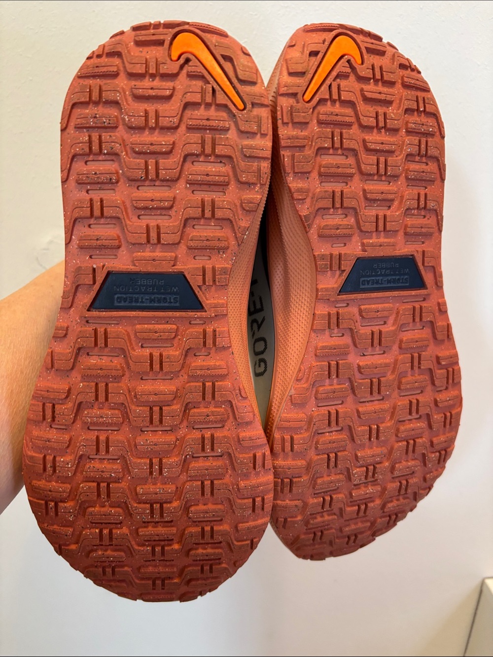 Nike Men’s REACTX GORE-TEX Athletic Running Shoes 10 - Picture 8 of 16